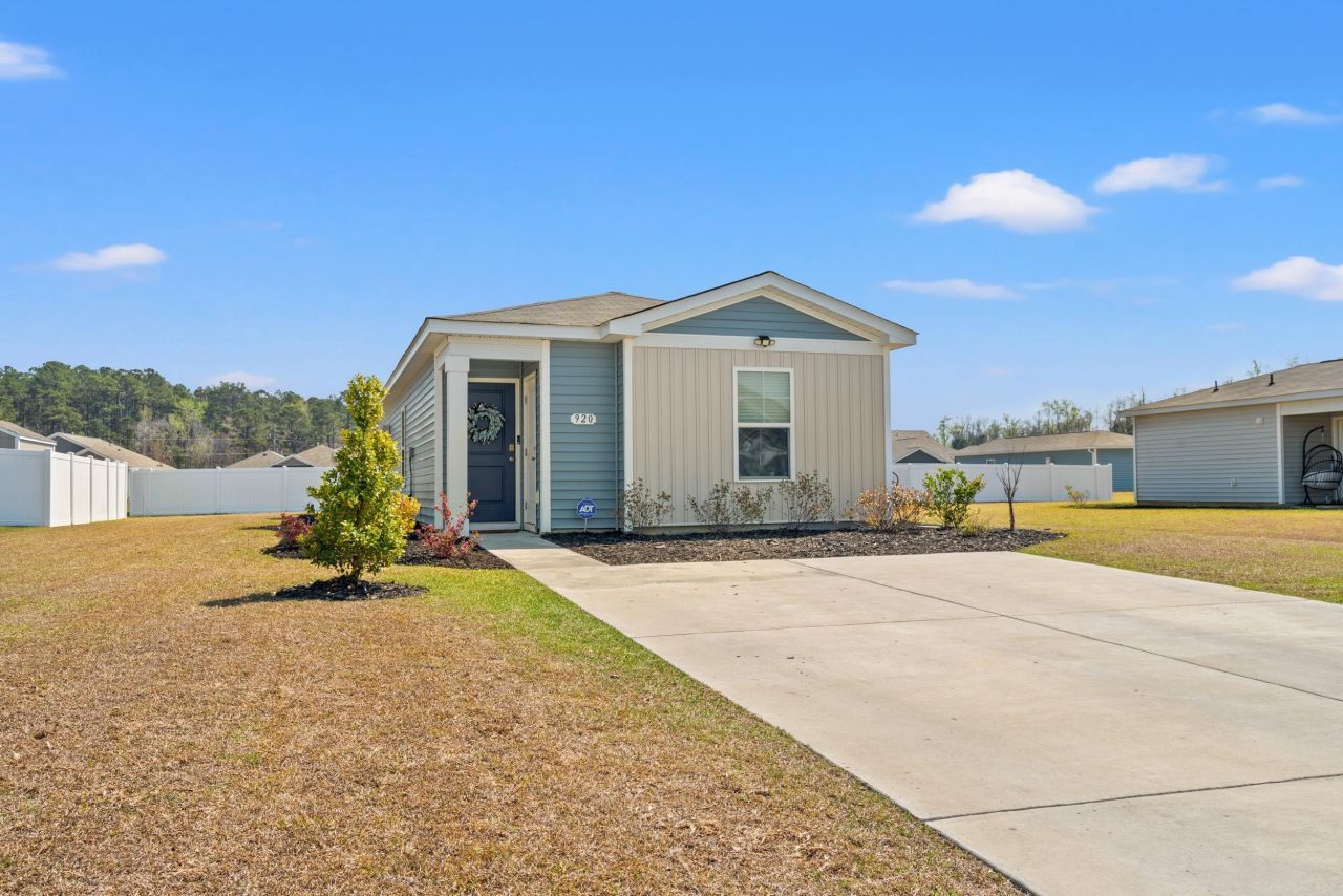 920 Akron St. Photo 29