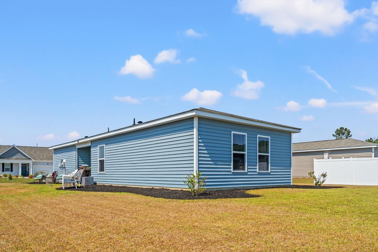 920 Akron St. Photo 33