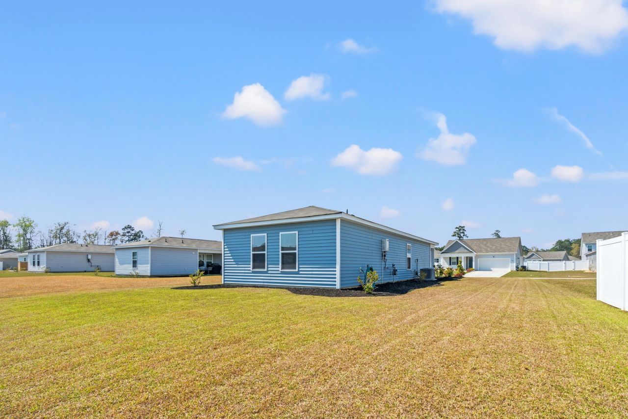 920 Akron St. Photo 35