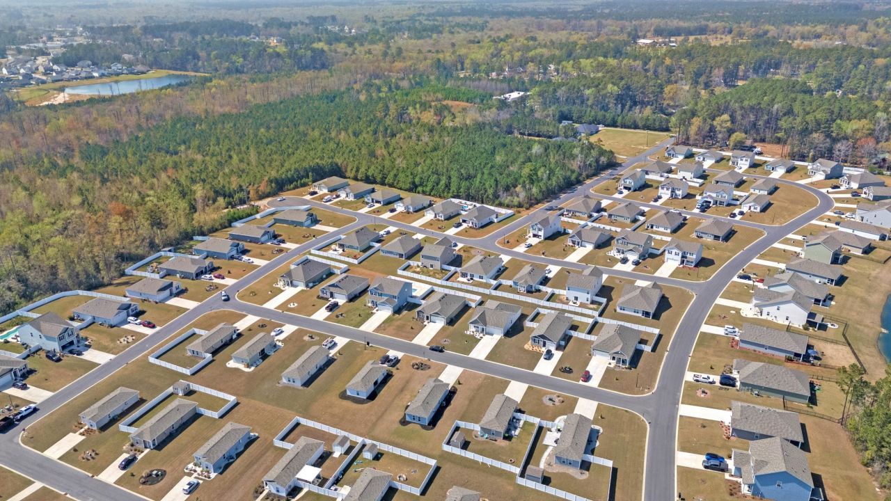 920 Akron St. Photo 37