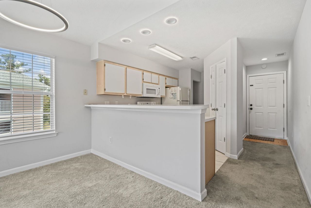 602 Waterway Village Blvd  Photo 10