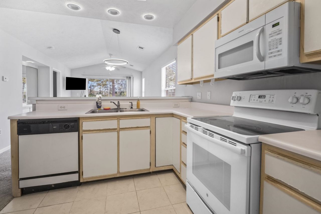 602 Waterway Village Blvd  Photo 6