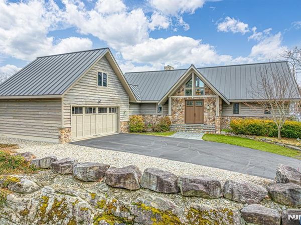 10 Hemlock Avenue, Andover Twsp, NJ 07860