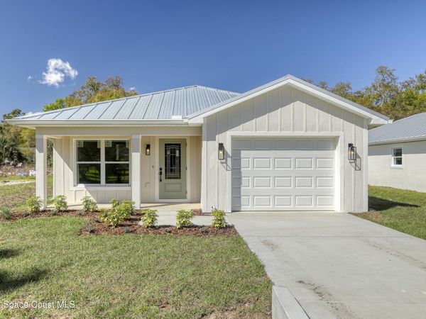 5812 Hammock Street , Mims, FL 32754