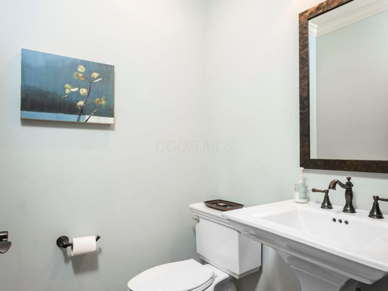 1865 Collingswood Road, Columbus, OH 43221 Photo 11