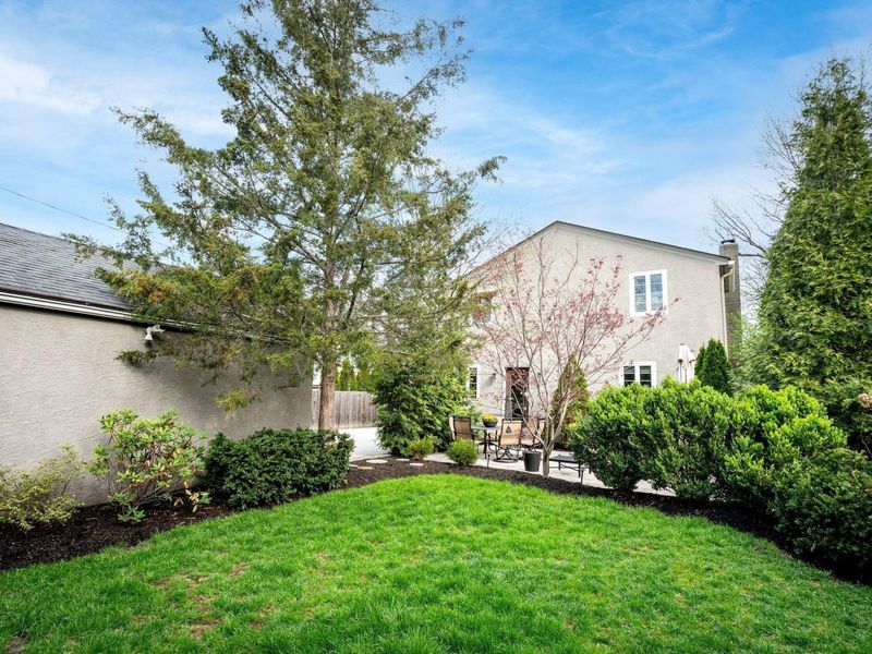 1865 Collingswood Road, Columbus, OH 43221 Photo 32