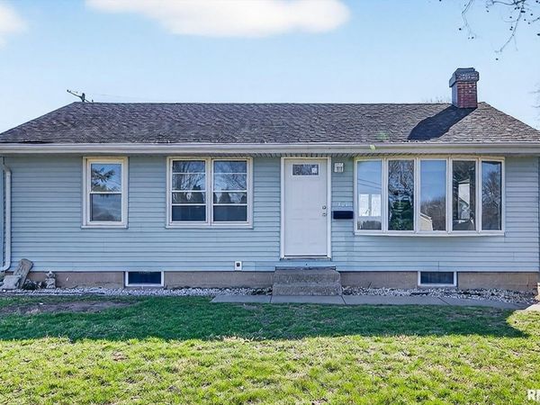 300 N STANLEY Drive, Chillicothe, IL 61523