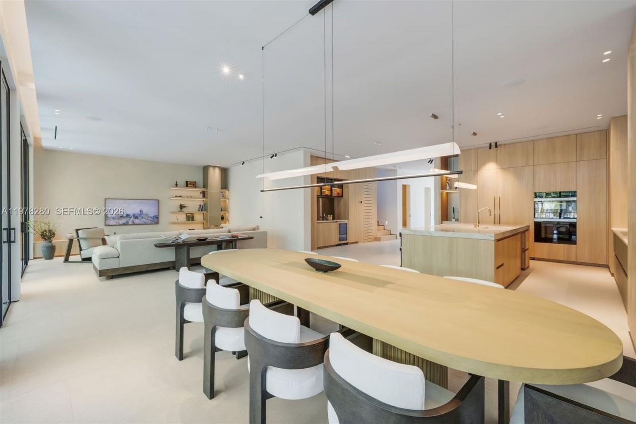 3457 Oak Ave , Miami, FL 33133 Photo