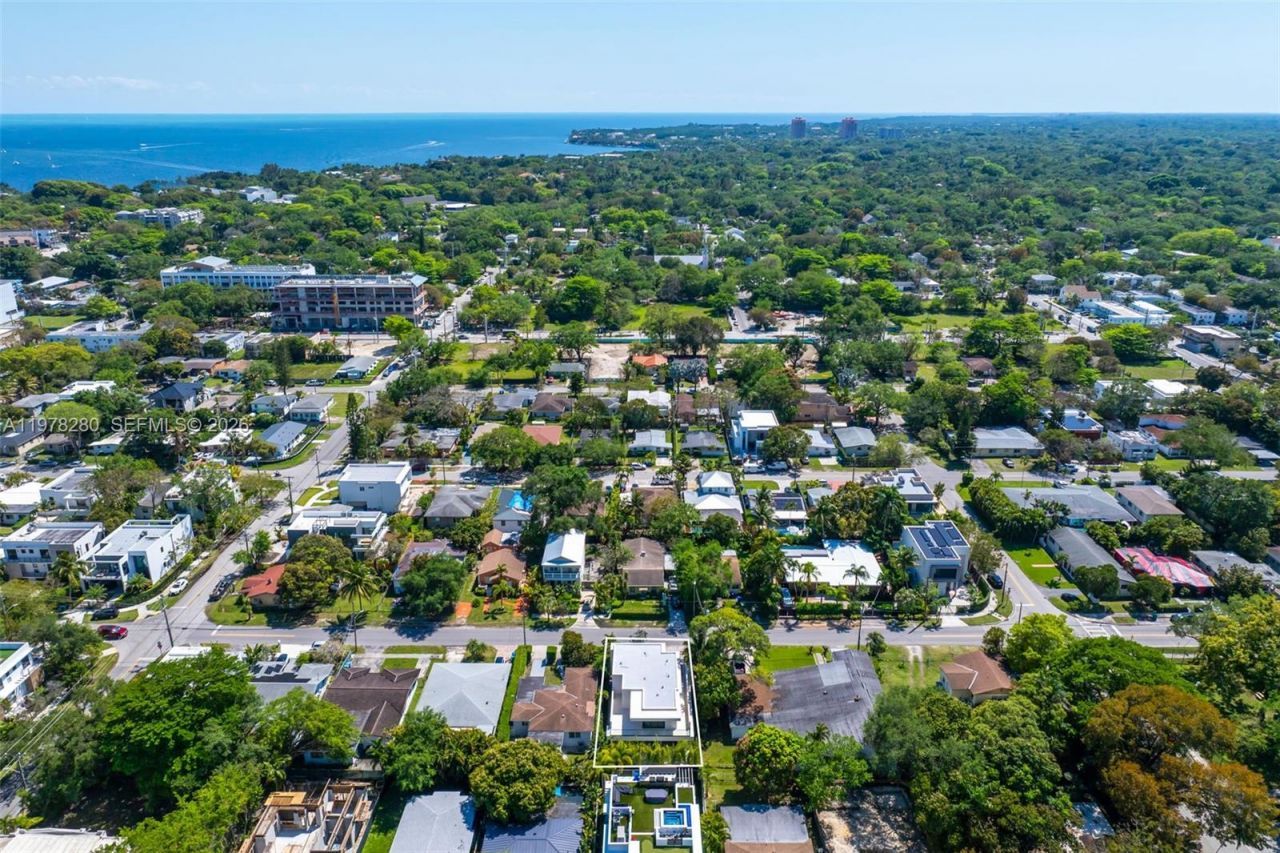 3457 Oak Ave , Miami, FL 33133 Photo