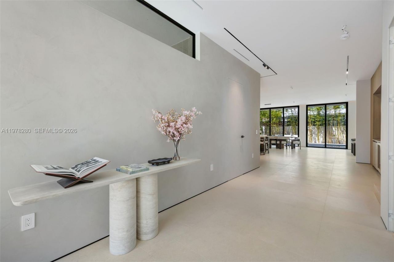 3457 Oak Ave , Miami, FL 33133 Photo