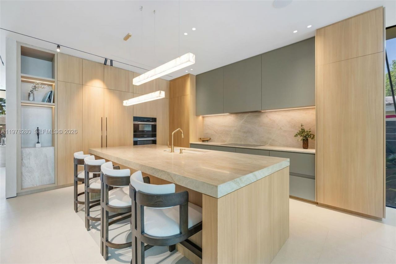 3457 Oak Ave , Miami, FL 33133 Photo