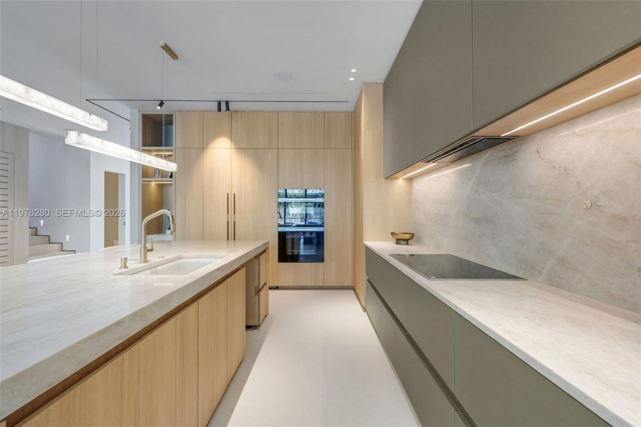 3457 Oak Ave , Miami, FL 33133 Photo