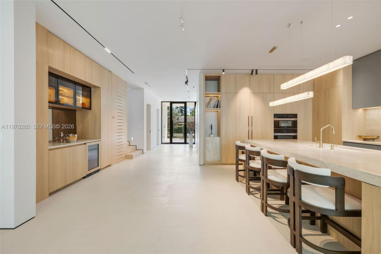 3457 Oak Ave , Miami, FL 33133 Photo