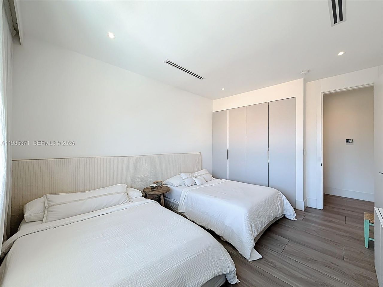 561 Warren Ln, Key Biscayne, FL 33149 Photo