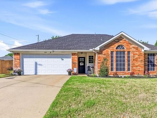 1329 Ridge Drive, Midlothian, TX 76065