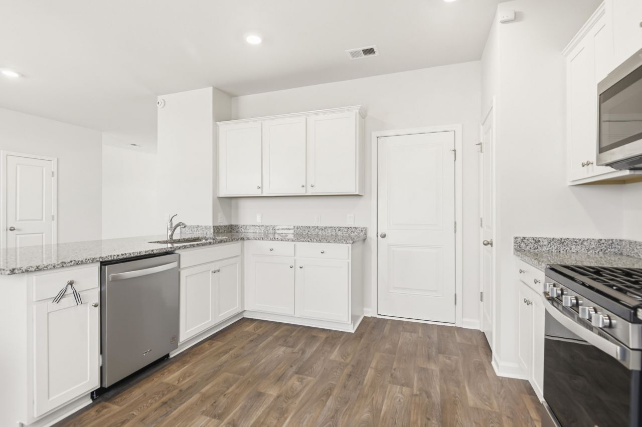 806 Lilyford Lane Photo 10