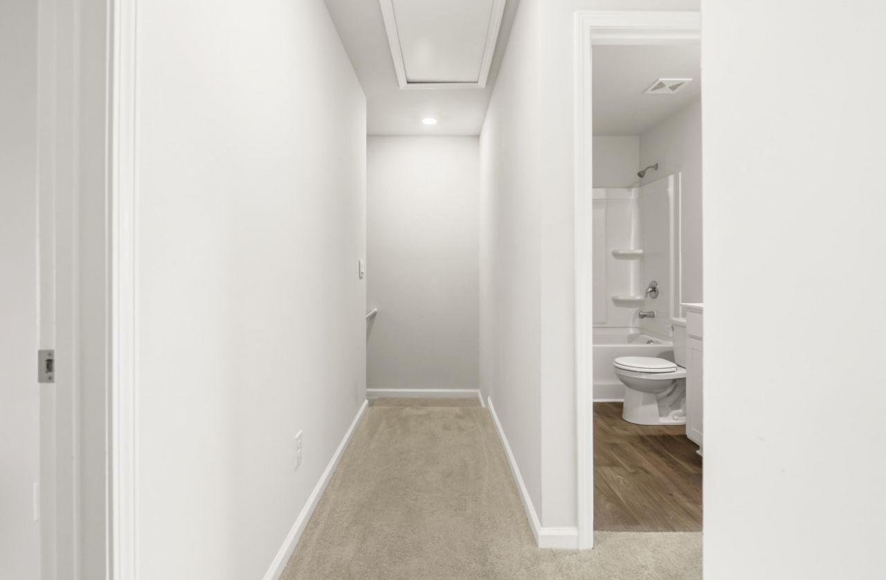 806 Lilyford Lane Photo 12