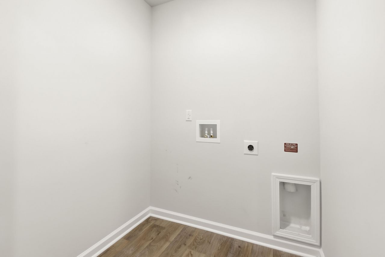 806 Lilyford Lane Photo 17