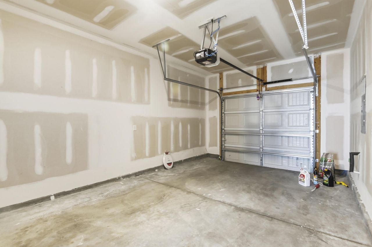 806 Lilyford Lane Photo 25