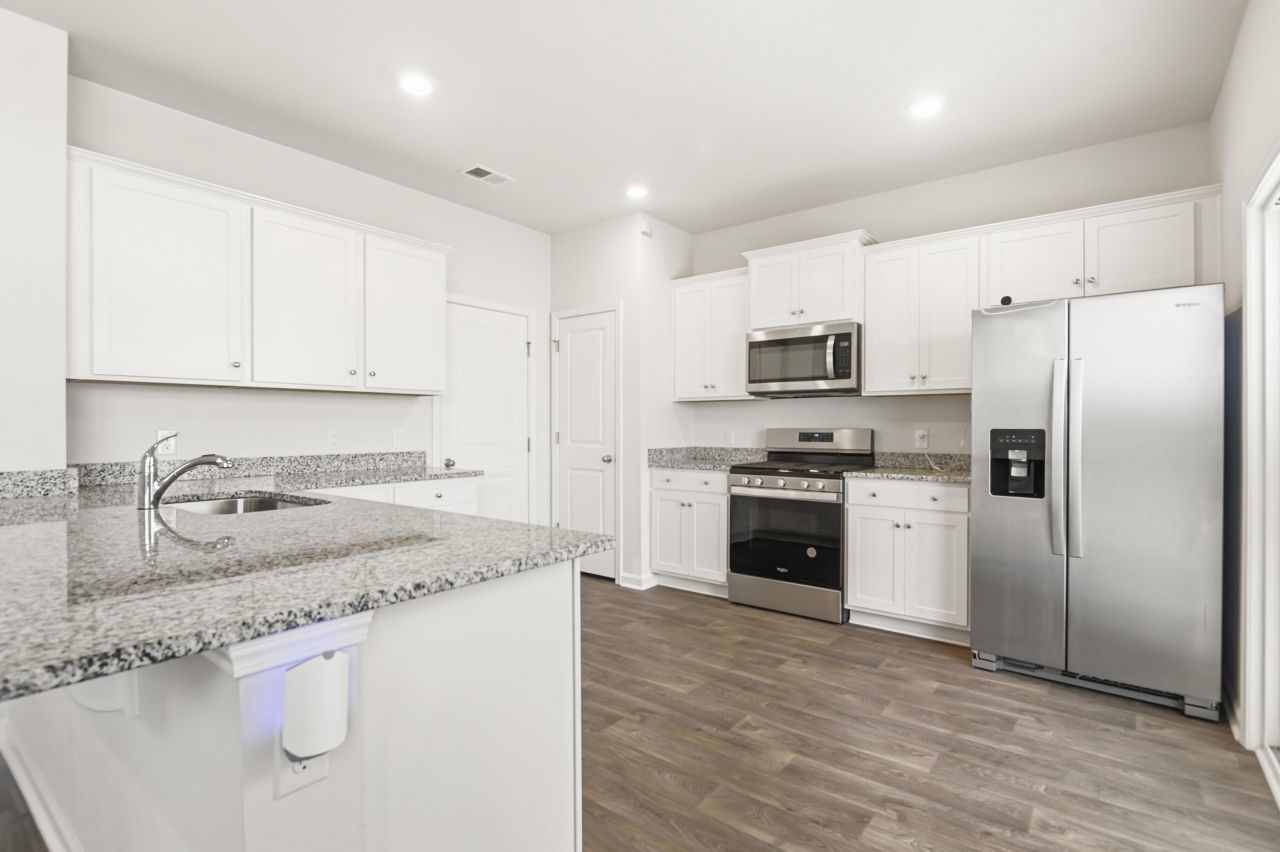 806 Lilyford Lane Photo 9