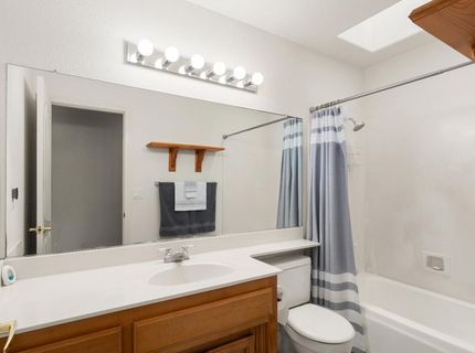 7349 Widener Way, Sacramento, CA 95842 Photo