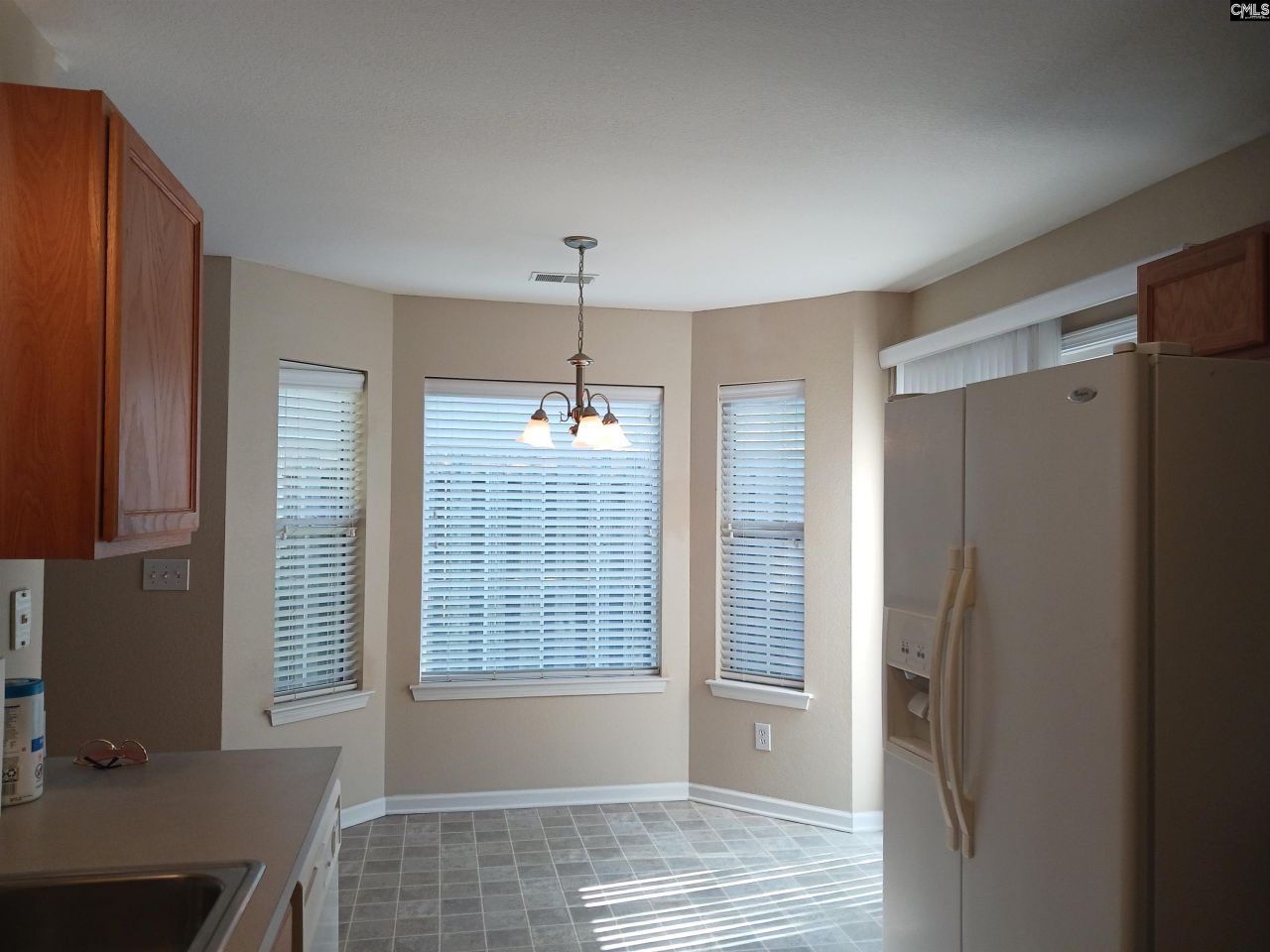 48 Castle Cary Court  Photo 9