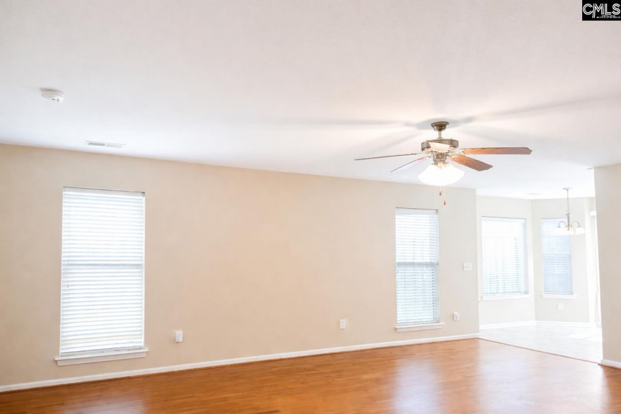 48 Castle Cary Court  Photo 4