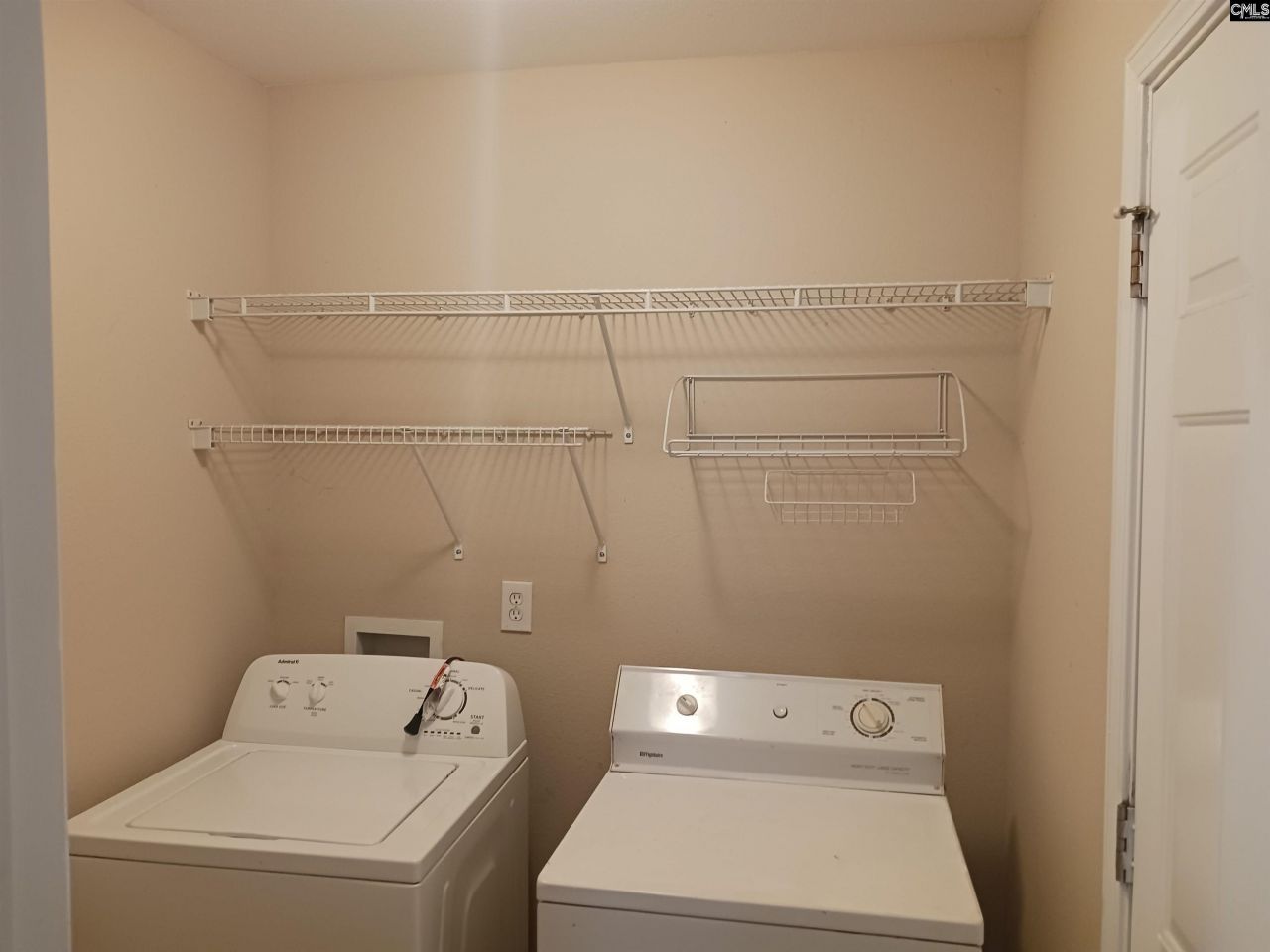 48 Castle Cary Court  Photo 8