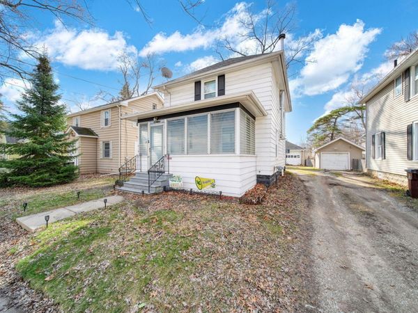 414 N Pleasant Street, Jackson, MI 49202