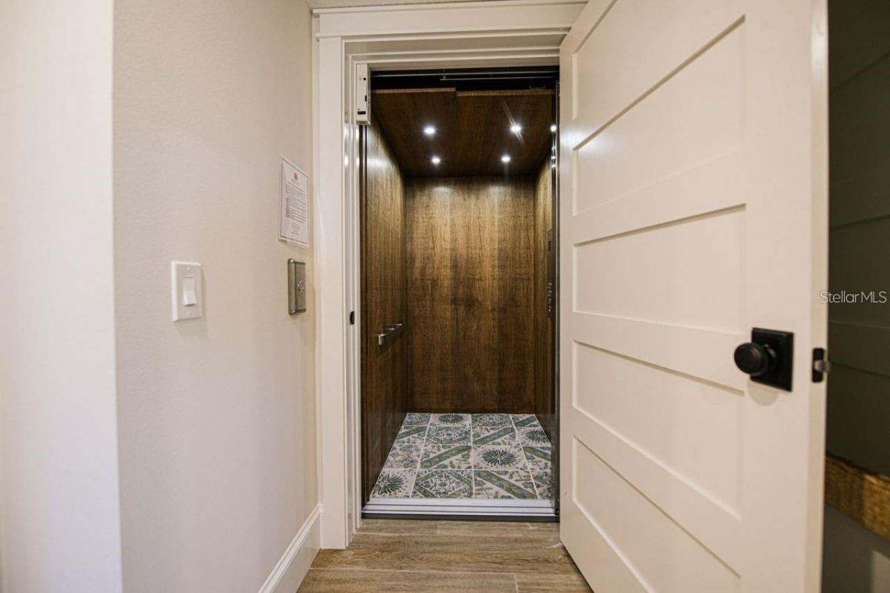 332 Avenida De Mayo, Sarasota, FL 34242 Photo