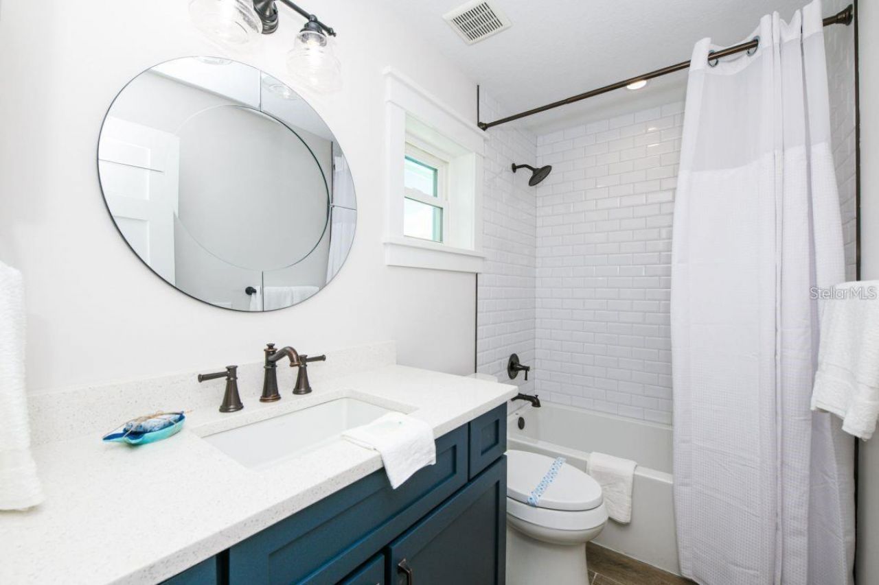 332 Avenida De Mayo, Sarasota, FL 34242 Photo