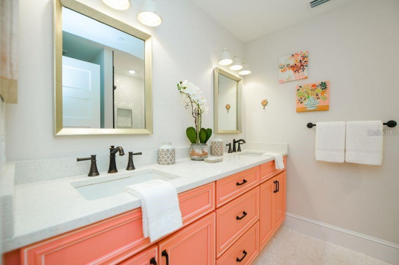 332 Avenida De Mayo, Sarasota, FL 34242 Photo