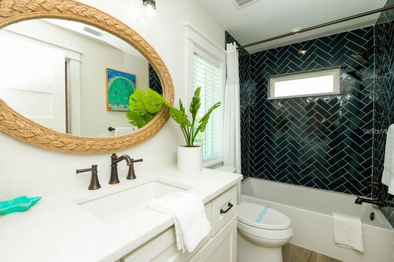 332 Avenida De Mayo, Sarasota, FL 34242 Photo