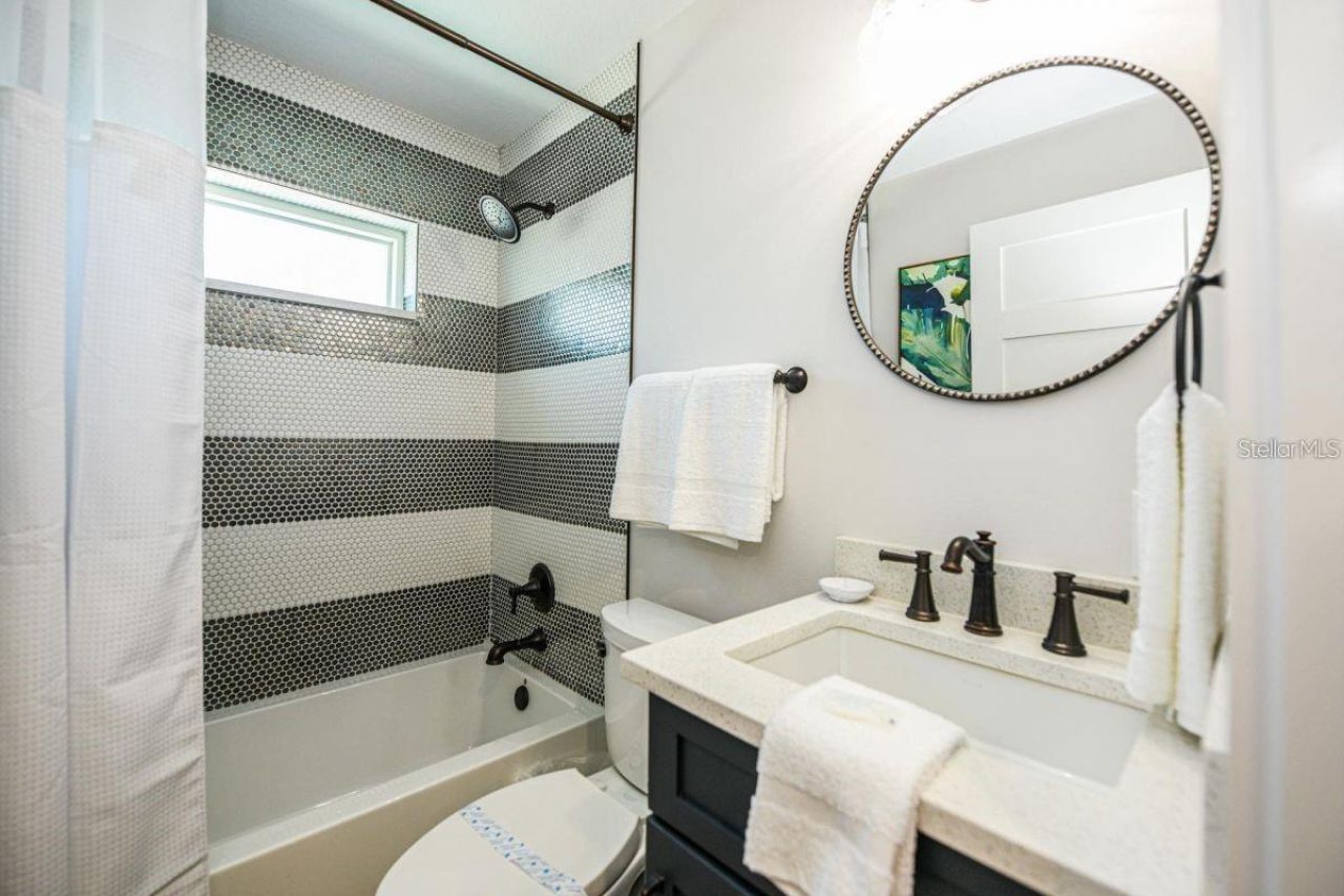 332 Avenida De Mayo, Sarasota, FL 34242 Photo