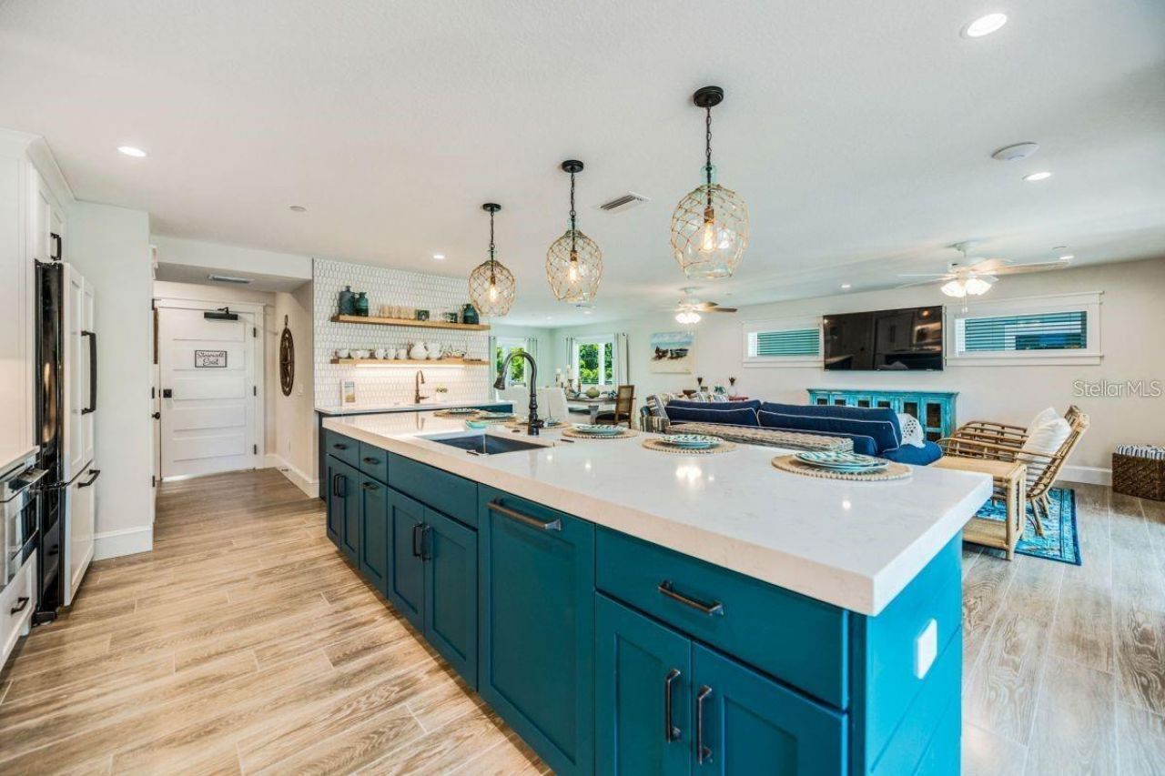 332 Avenida De Mayo, Sarasota, FL 34242 Photo