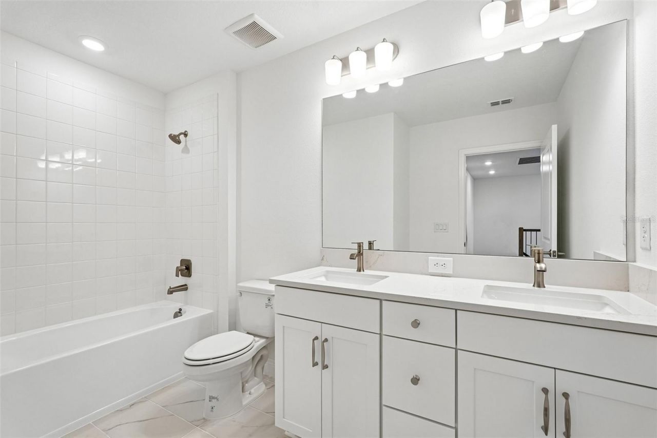 8221 Seaflower Parkway, Bradenton, FL 34210 Photo