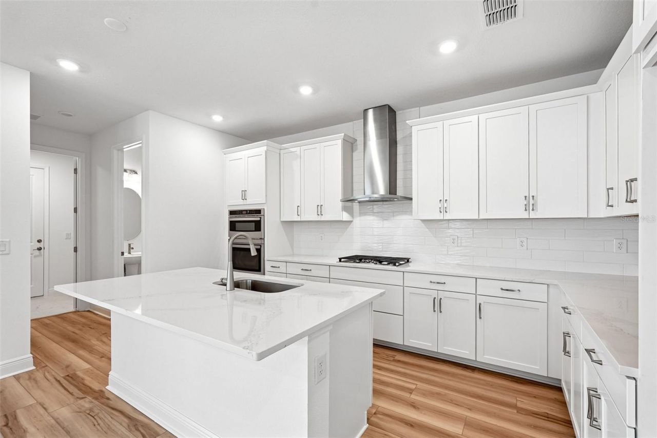 8221 Seaflower Parkway, Bradenton, FL 34210 Photo