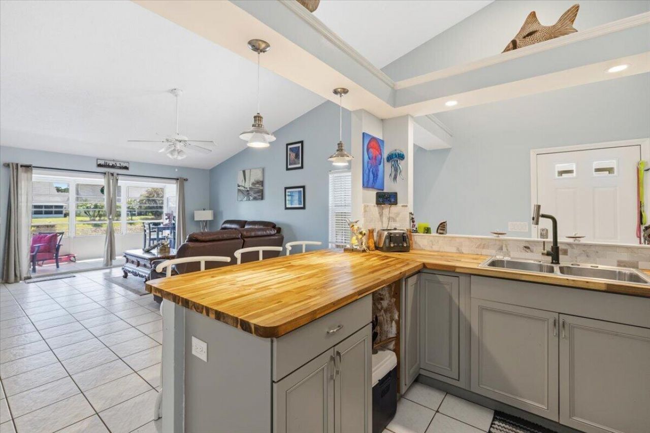 2538 SE Tropical East Circle, Port Saint Lucie, FL 34952 Photo