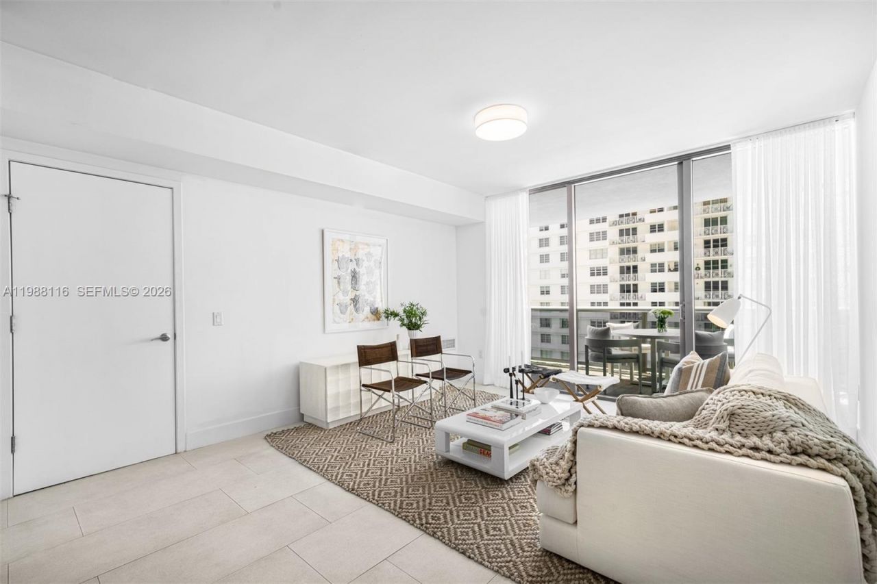 5875 Collins Ave , Unit 906, Miami Beach, FL 33140 Photo