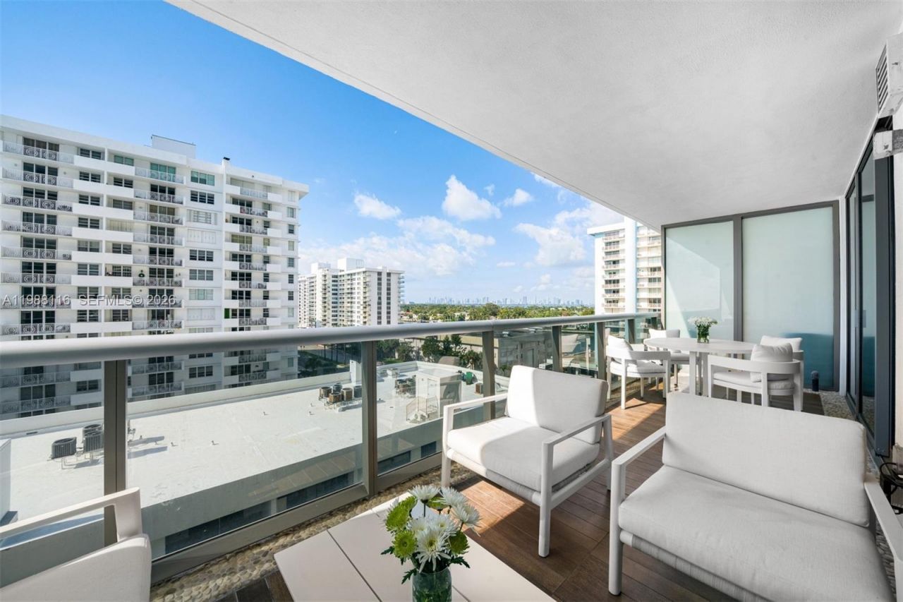 5875 Collins Ave , Unit 906, Miami Beach, FL 33140 Photo