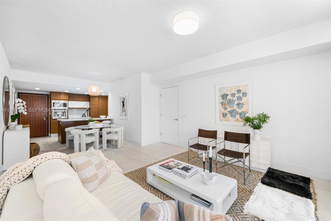 5875 Collins Ave , Unit 906, Miami Beach, FL 33140 Photo