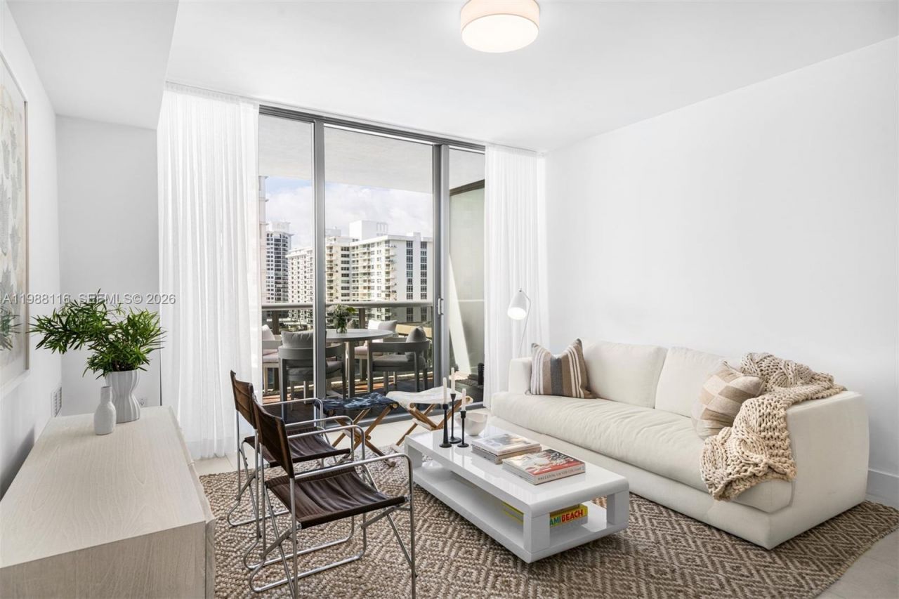 5875 Collins Ave , Unit 906, Miami Beach, FL 33140 Photo