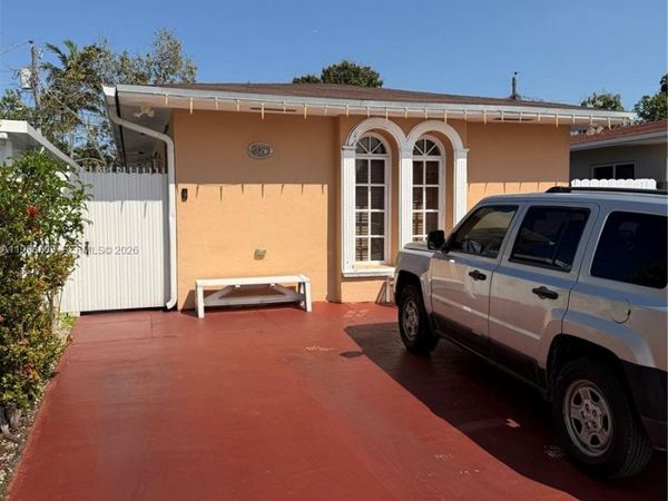 4347 E 9th Ct , Hialeah, FL 33013
