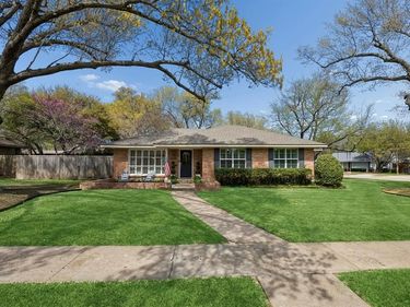 6565 Danbury Lane, Dallas, TX 75214