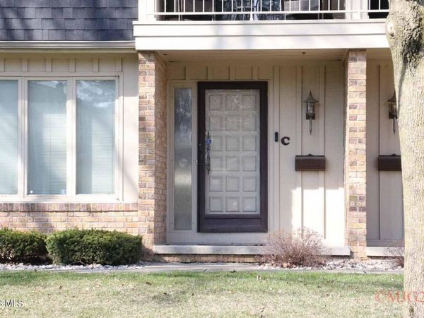 5212 Regency Drive, Toledo, OH 43615