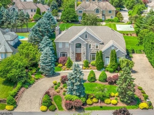 15 Michelle Way, Montville, NJ 07058