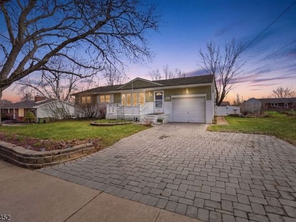 808 Charles Rd, Lopatcong, NJ 08865