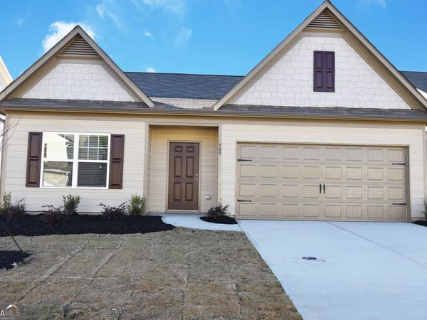 909 Independence Avenue, Pendergrass, GA 30567