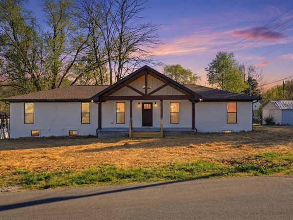 104 Division St, Normandy, TN 37360