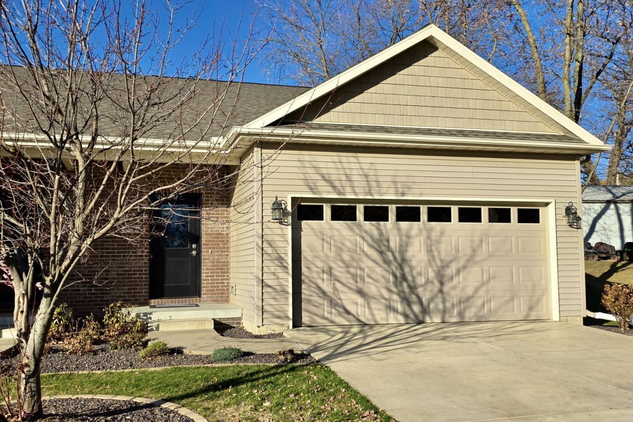 801 Wartburg Drive, Bloomington, IL 61704 Main Photo